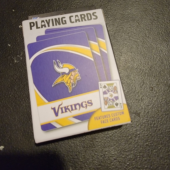 New In Package NFL Minnesota Vikings Logo plastic playing cards - Picture 6 of 10